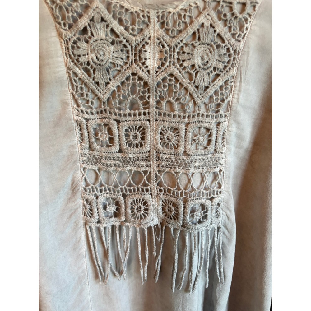 Monoreno Grey Boho Crochet Lace Fringe Sharkbite Hem Long Sleeve Top M M9951 - Picture 2 of 6